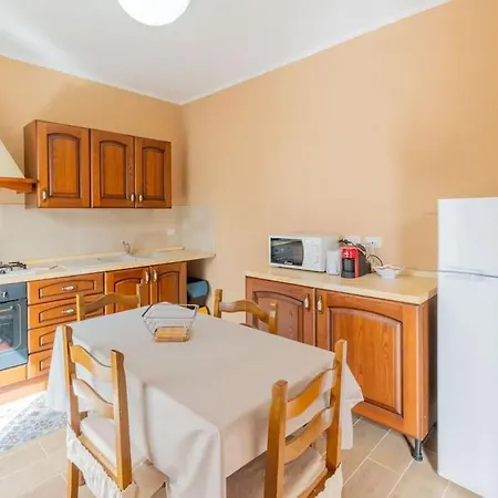 La Dolce Apartment Mandra Capreria